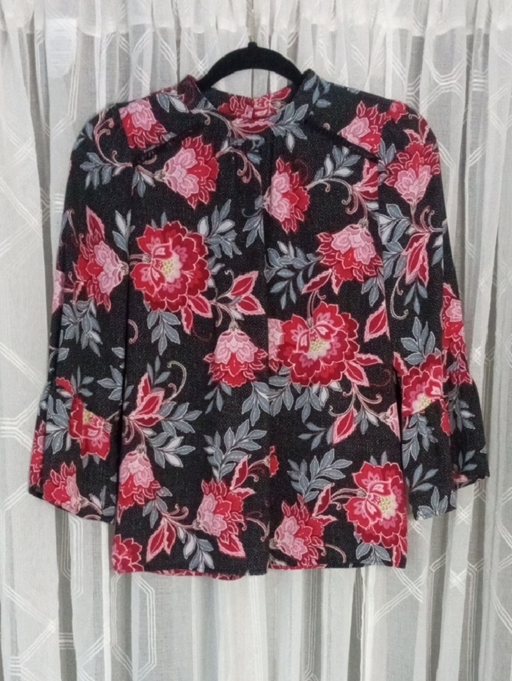 LOFT Silky Floral Blouse in Black and Red Petite Size SP